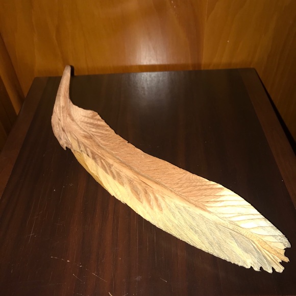 Hand carved wooden feather - Picture 2 of 5